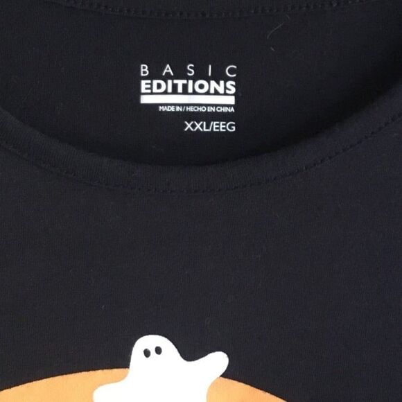 Black Halloween tee with large moon, bats, cat, pumpkin, “Happy Halloween” - Picture 4 of 4